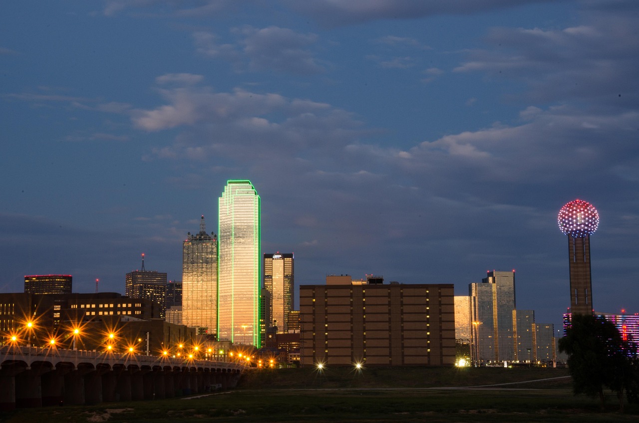 Dallas, Texas — 75323